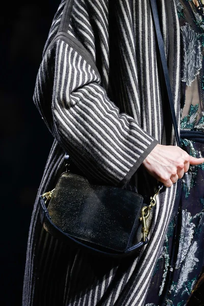 Look 76